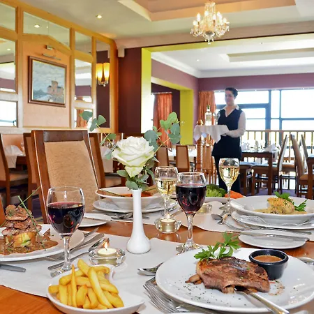 Отель Broadhaven Bay